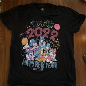 Disney Parks Happy New Year 2022‎ Mickey Character T-Shirt Size Medium
